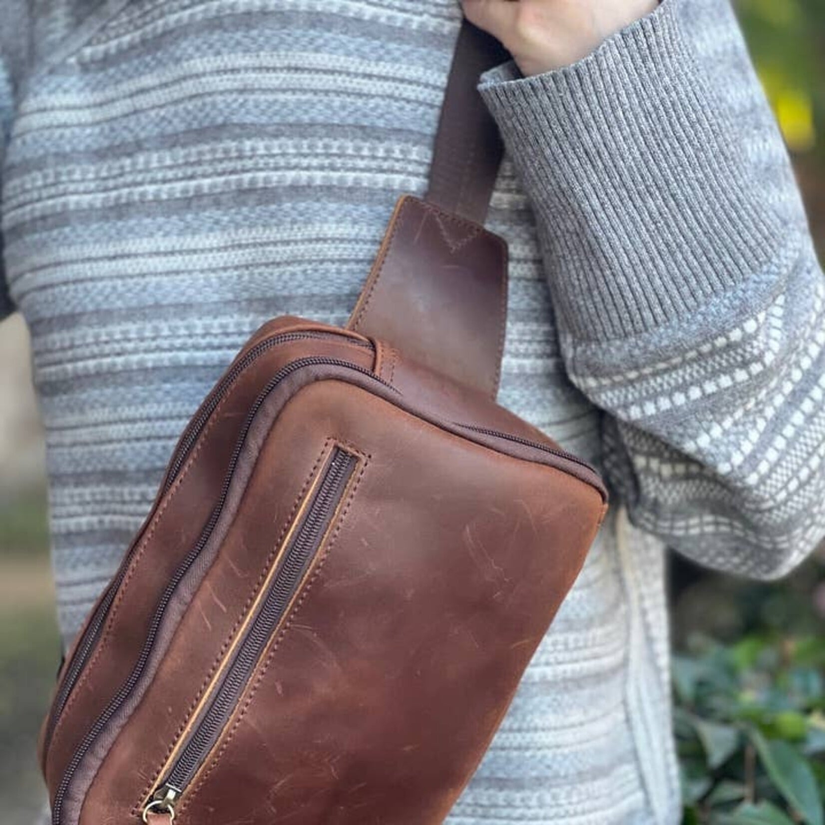 R Leathers F-7073 BN - Vintage Cowhide Leather Fanny Pack / Crossbody / Sling