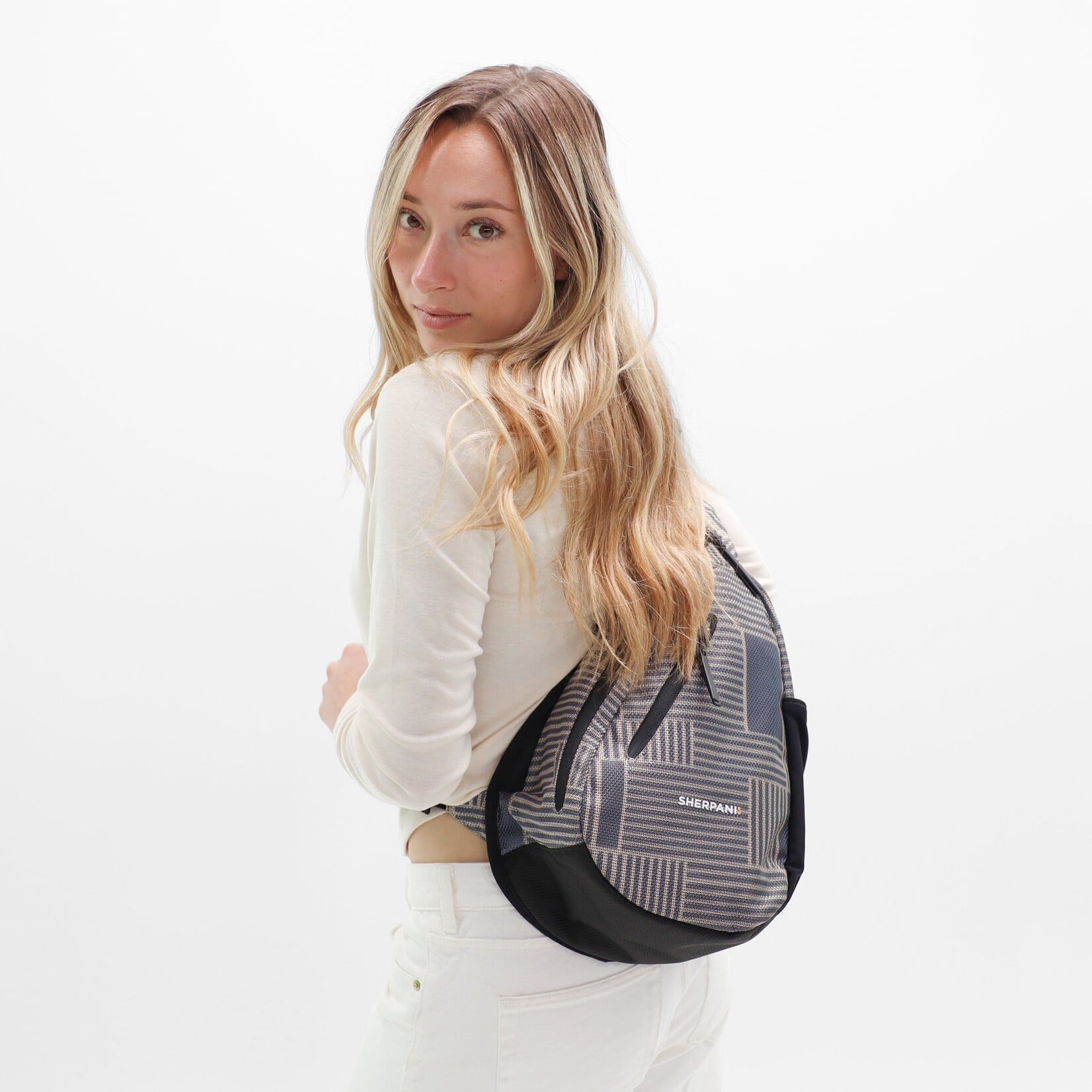 Sherpani Esprit ANTI-THEFT Sling - Passport - 2026
