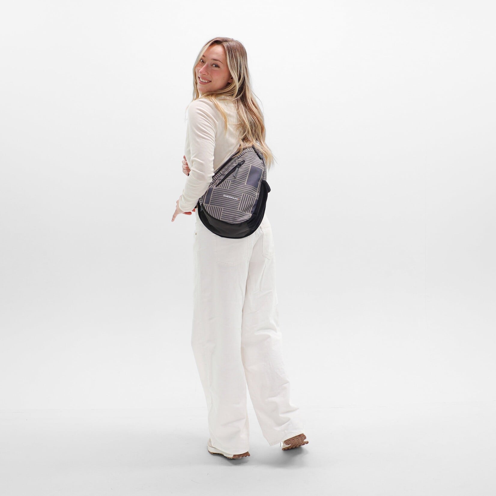 Sherpani Esprit ANTI-THEFT Sling - Passport - 2026