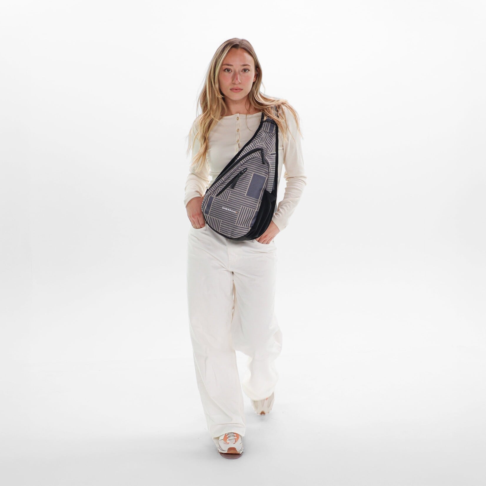 Sherpani Esprit ANTI-THEFT Sling - Passport - 2026