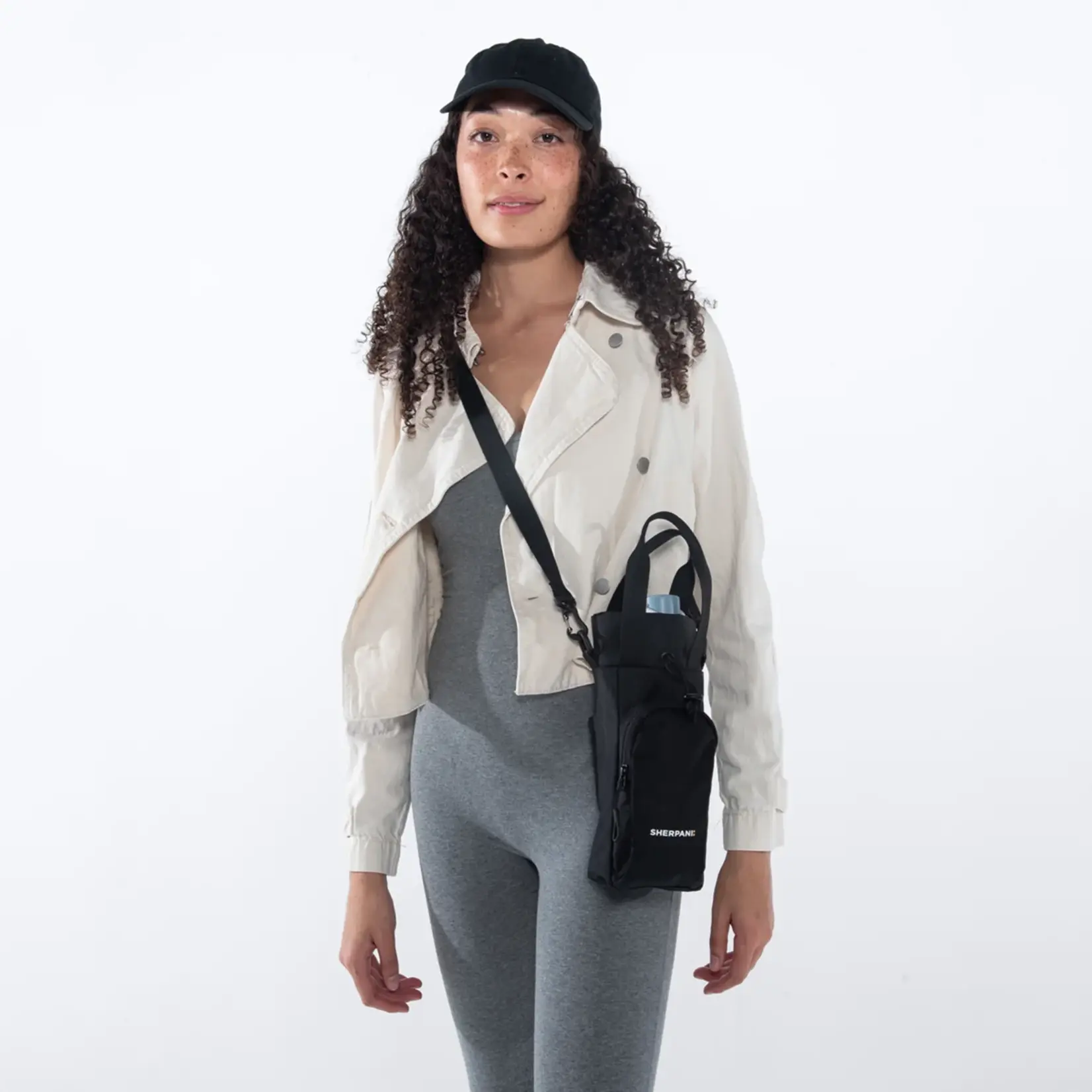 Sherpani Izzie - Raven - Water Bottle Crossbody 2026