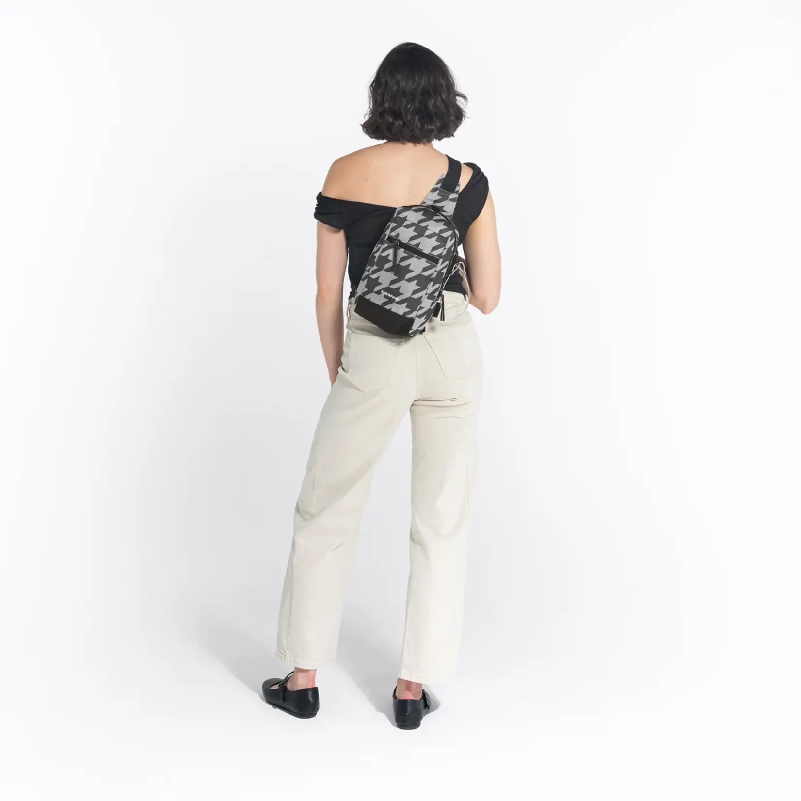 Sherpani Metro ANTI-THEFT Mini Sling - Houndstooth 2026