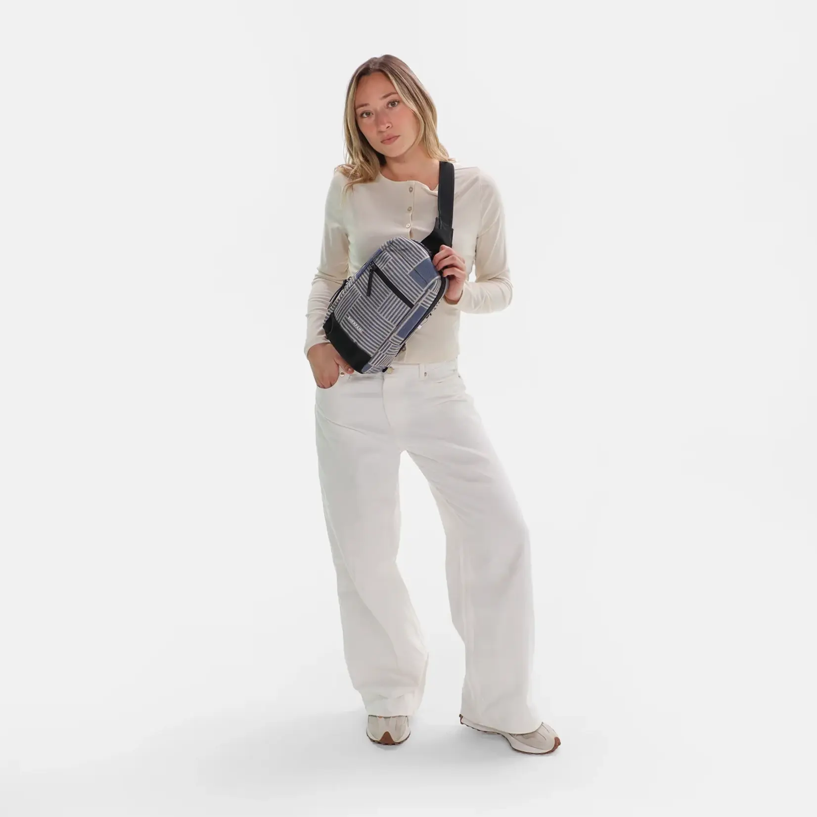 Sherpani Metro ANTI-THEFT Mini Sling - Passport 2026