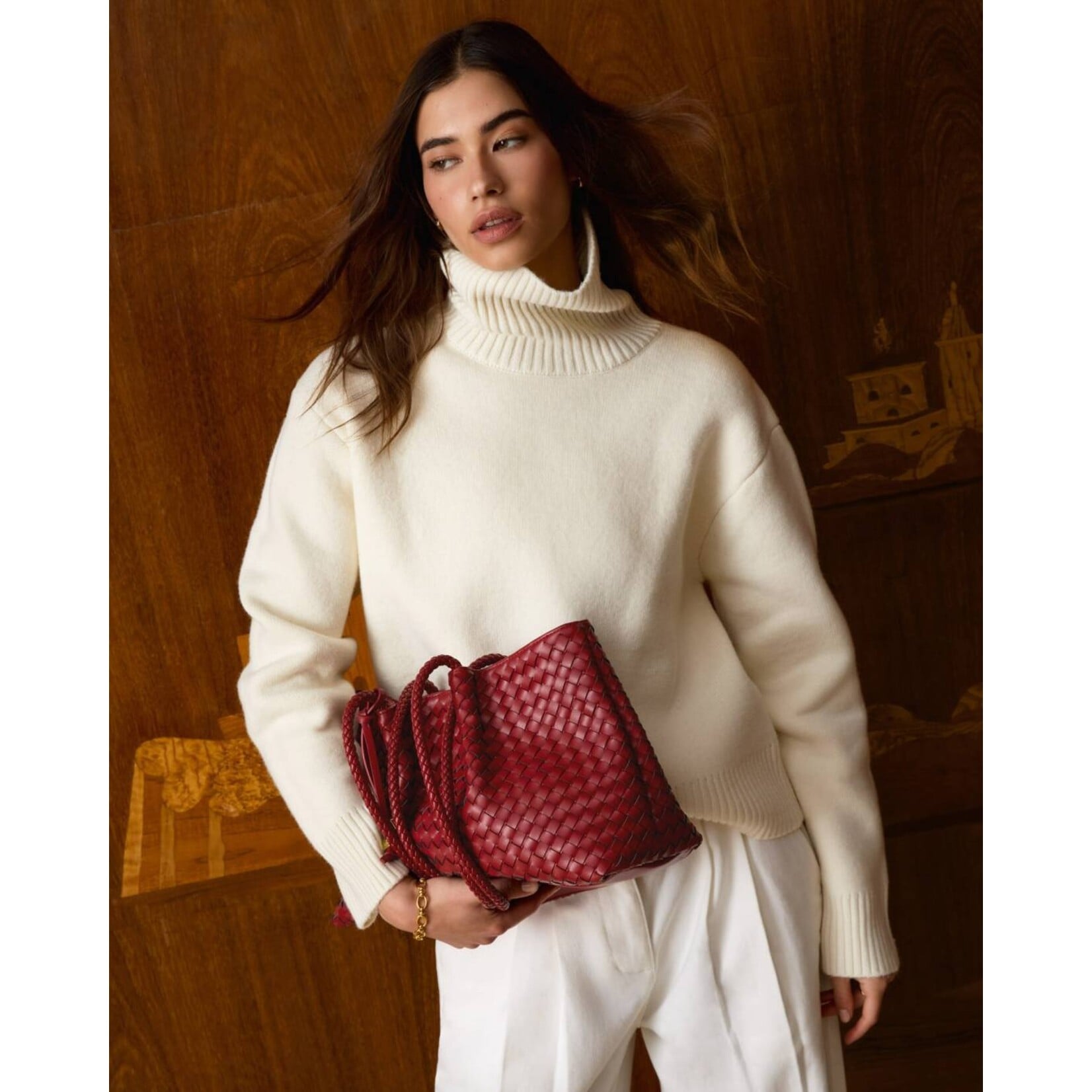 Katie Loxton KLB4754u - Nova Small Shoulder Tote - Crimson