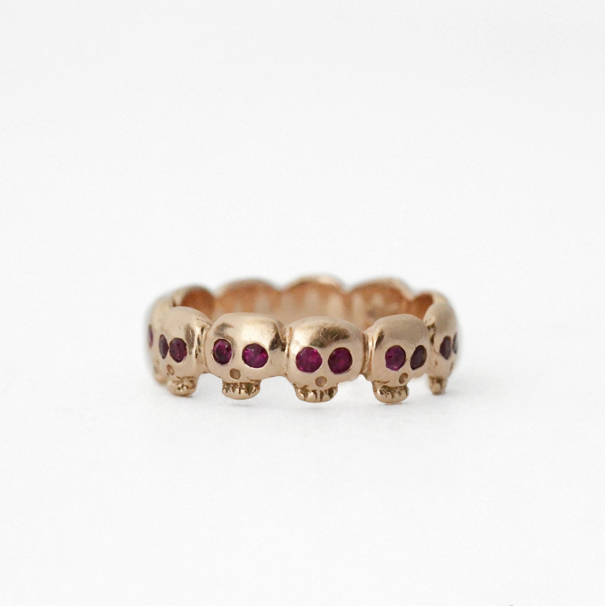 Wennen aan Verdienen Aarzelen JT Rose Gold Ruby Stones Skull Ring - (6) - Eaves