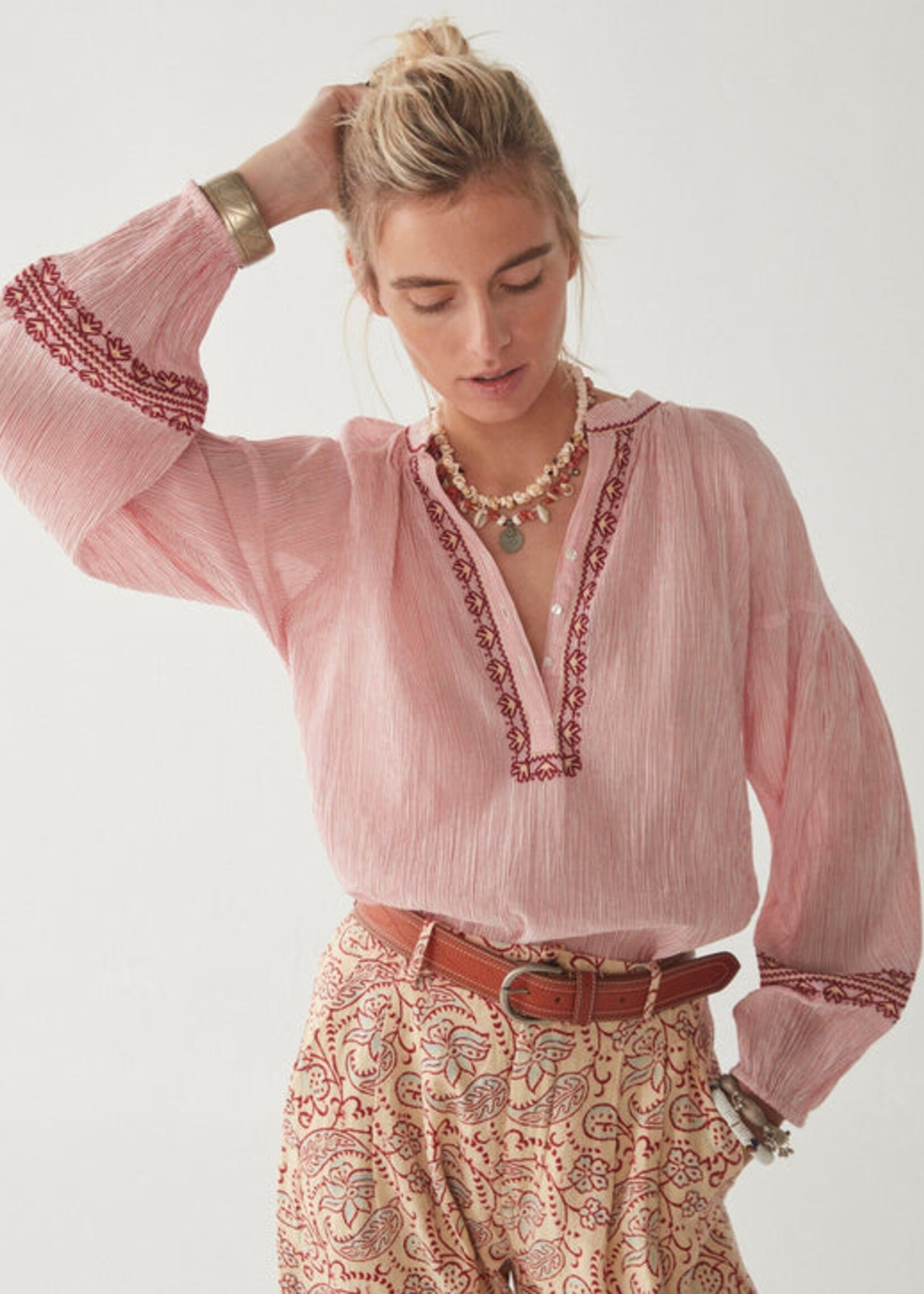 Maison Hotel Lina Blouse
