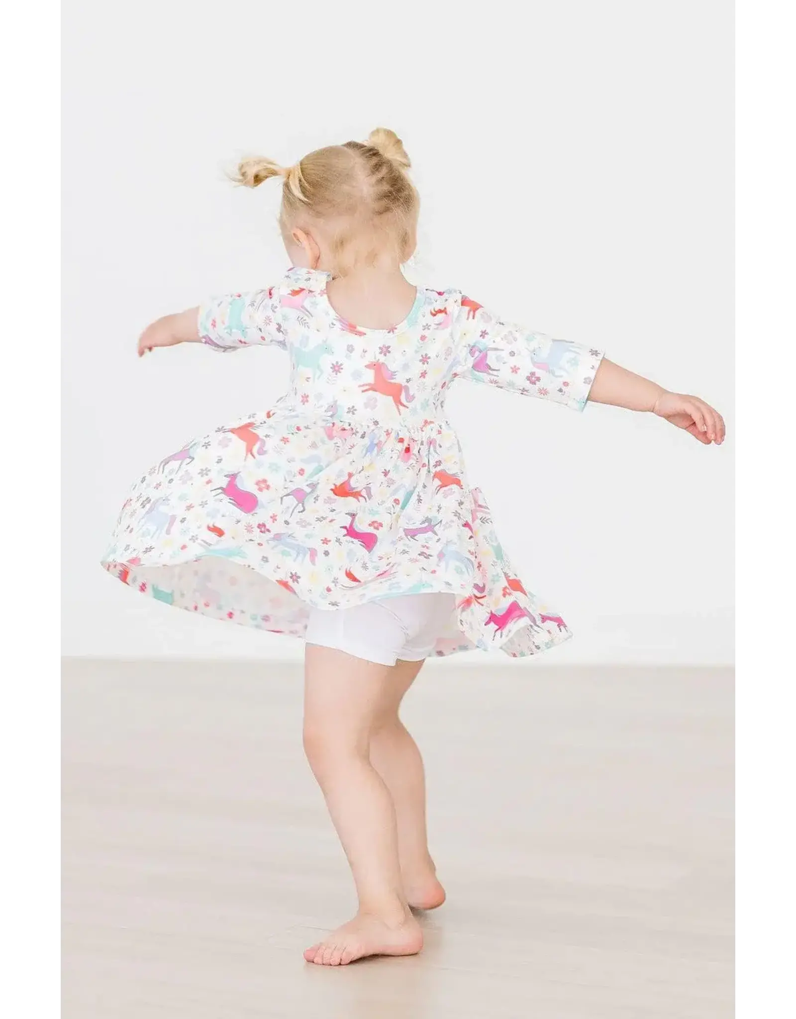 Mila & Rose Mila & Rose- White Twirl Shorts