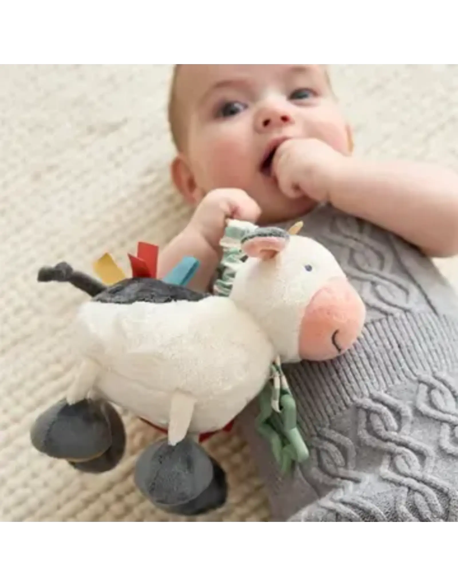 Itzy Ritzy Itzy Ritzy- Cow Itzy Friends Link & Love Activity