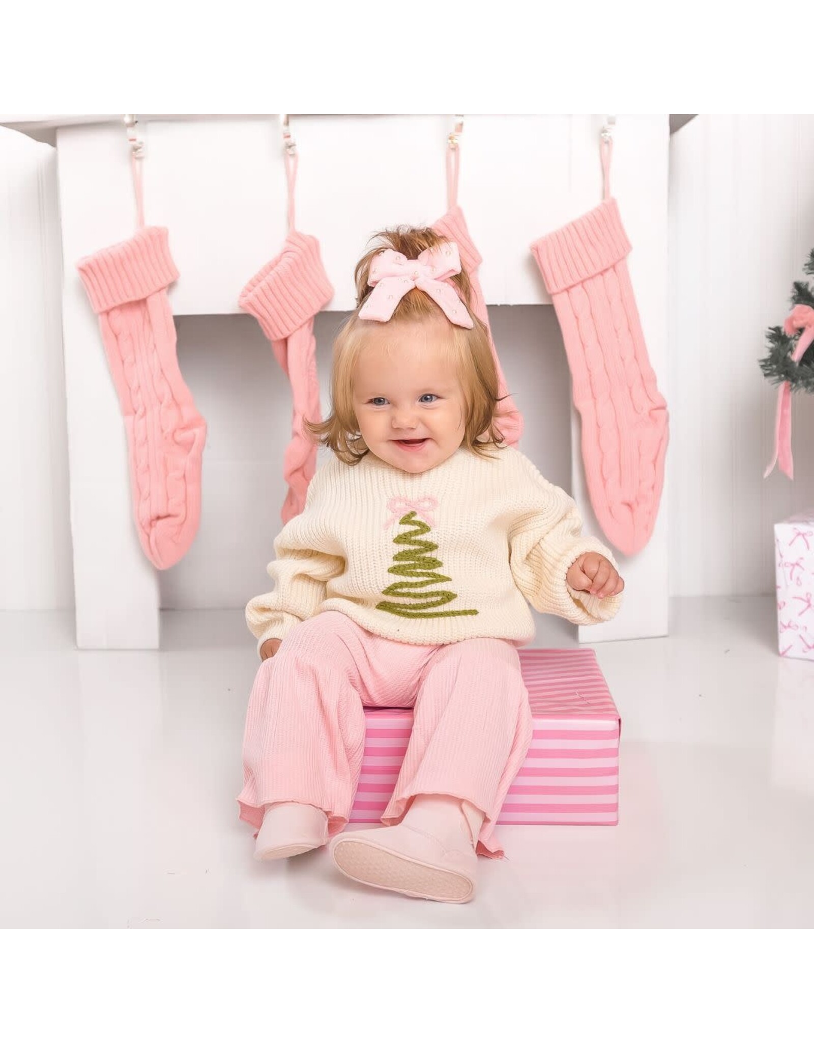 Sweet Wink- Pink Velvet Pearl Bow Clip