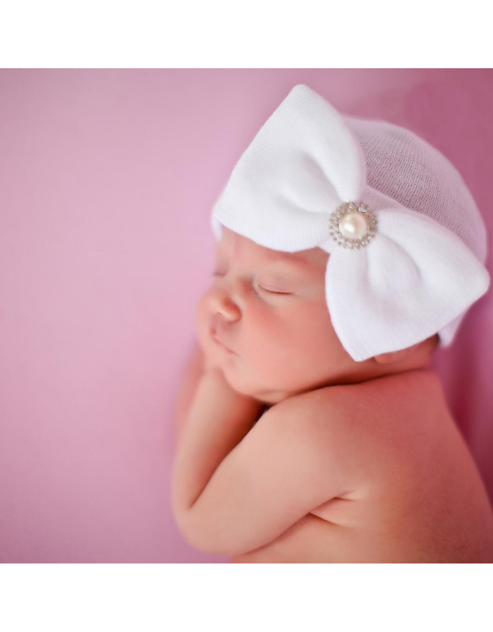 ILYBEAN Ilybean- White Bow w/ Pearl Center Beanie