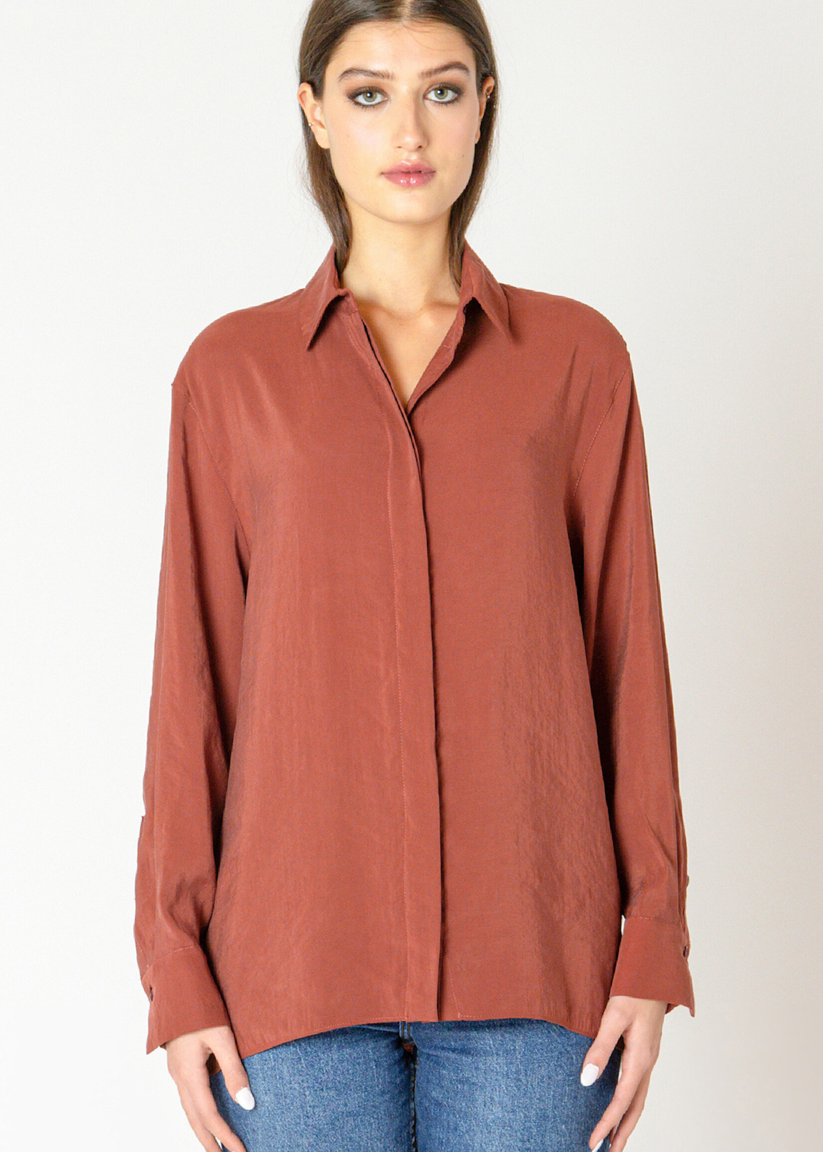 Black Tape Brena Bttn Back Blouse