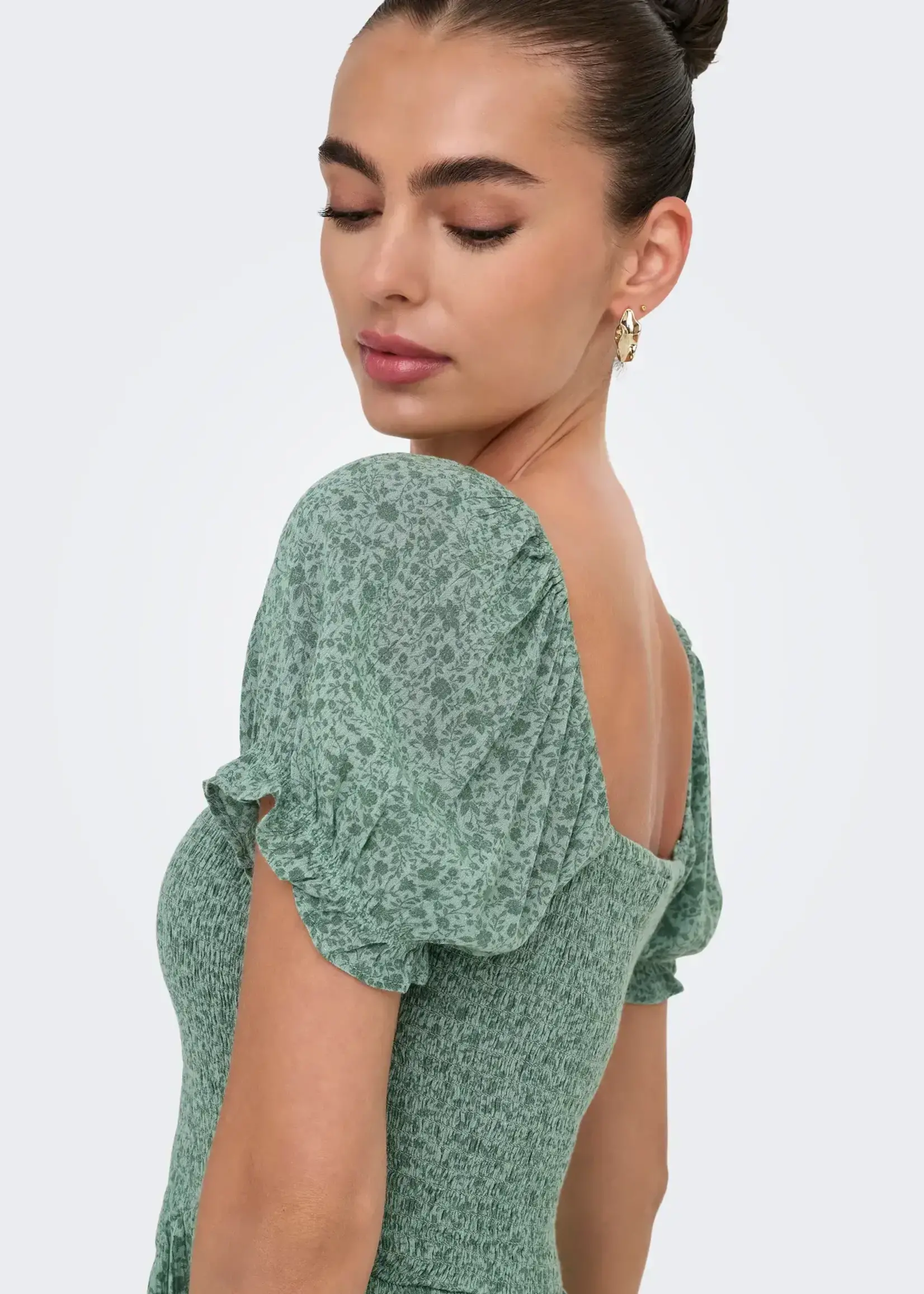 Only Beryl Smocked Fall Floral Dress