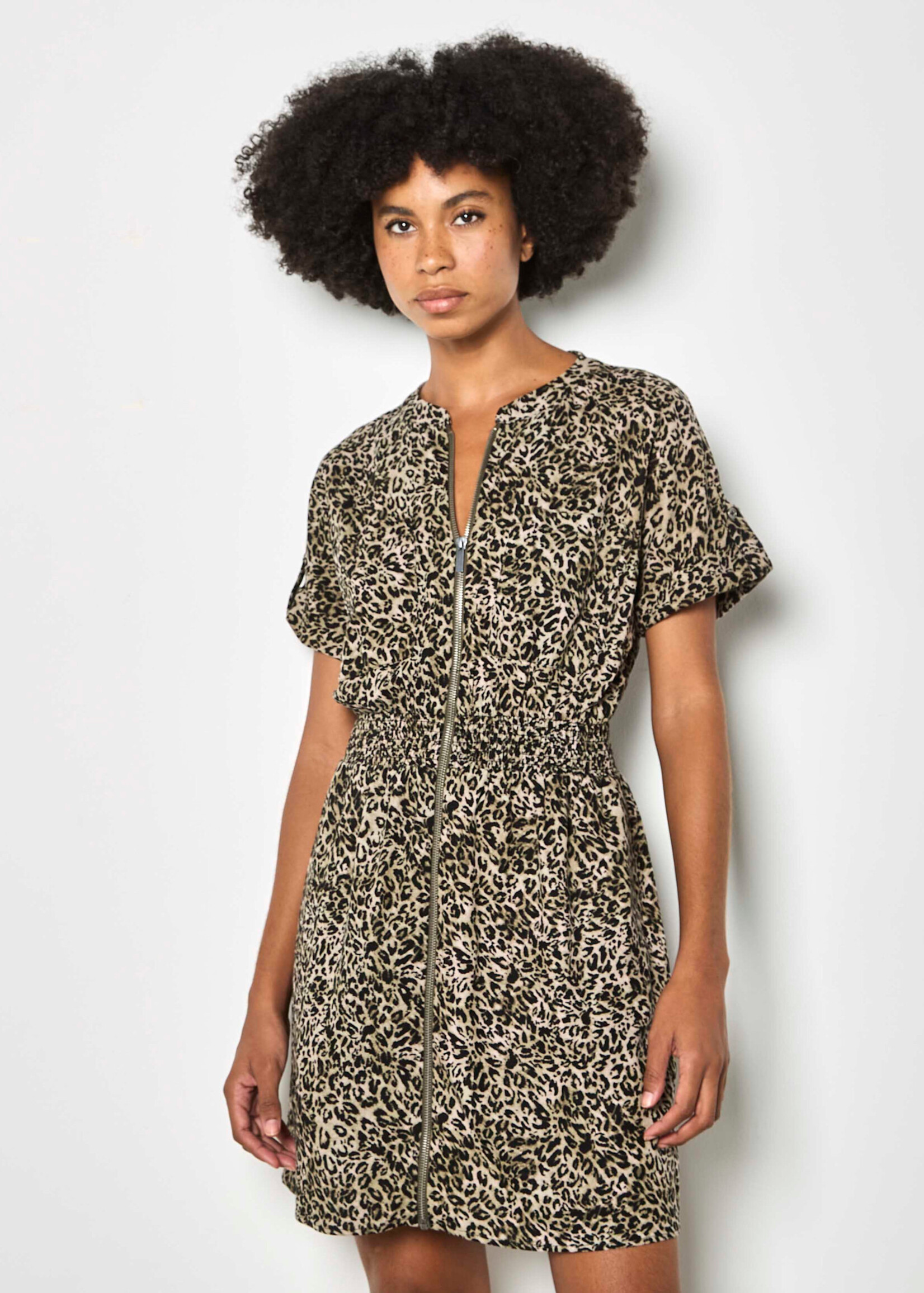 Apricot Leopard Utility Mini