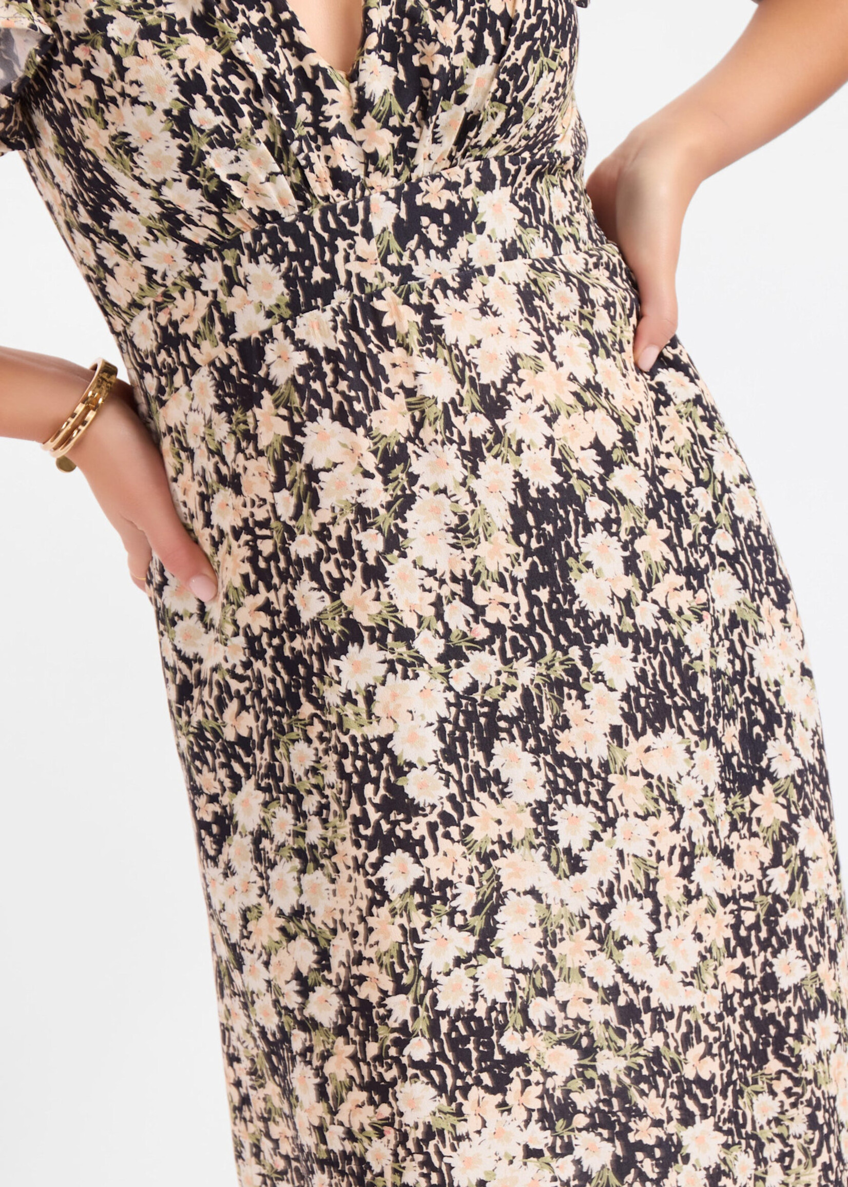 Sadie & Sage Wildflower Impression V-Neck Dress