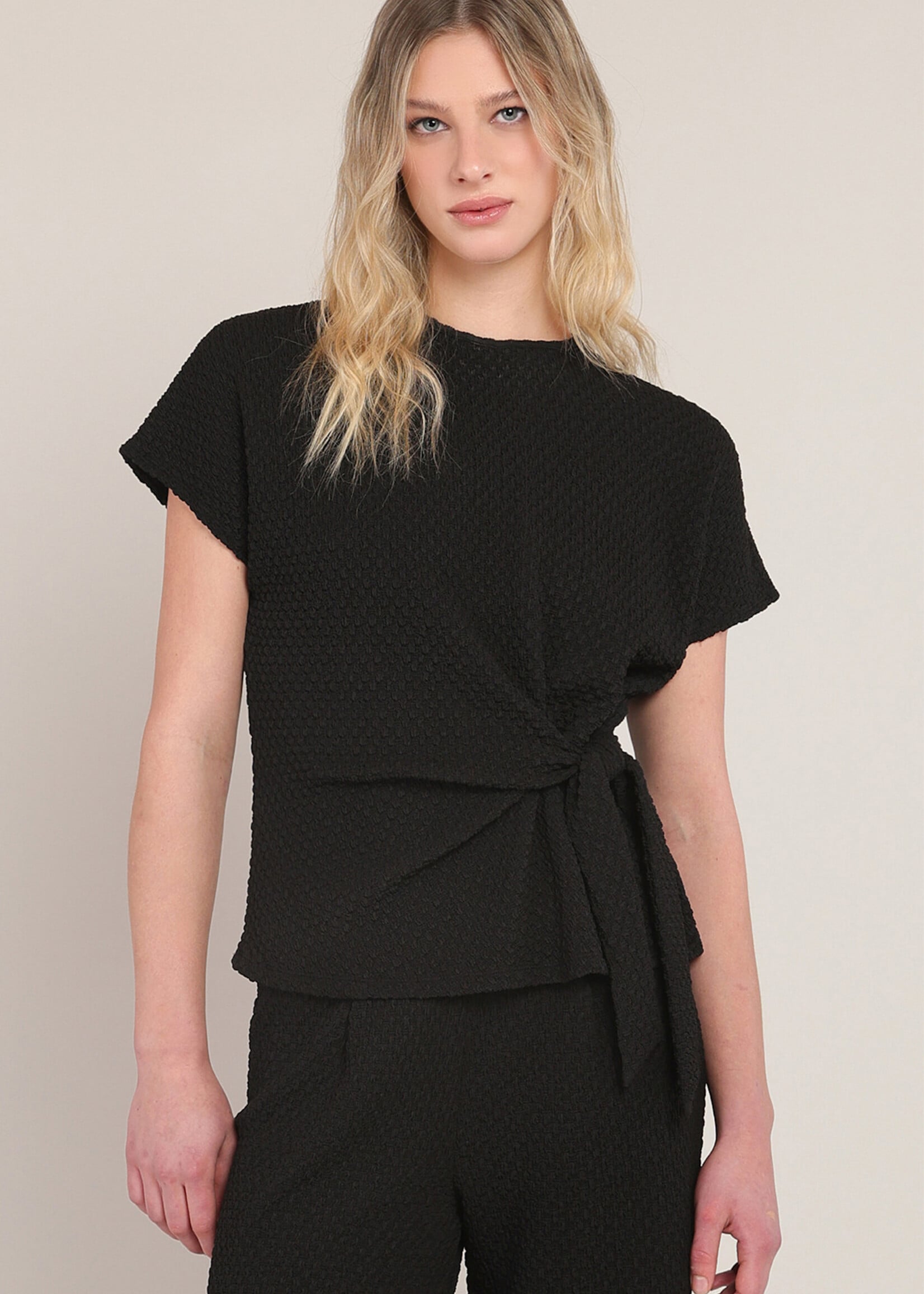 Room 34 Knot Top