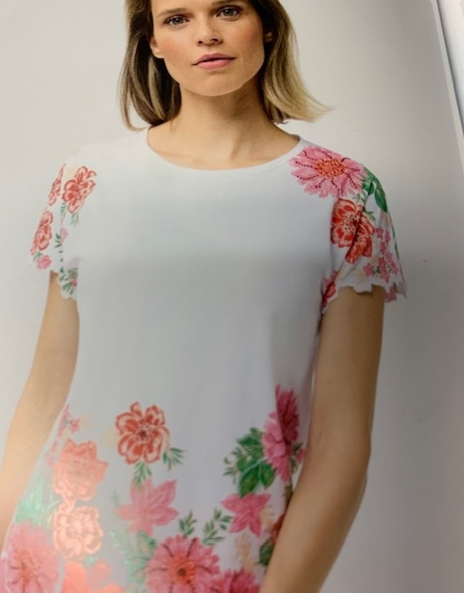 Leo & Ugo Cut Flower Beaded Tee