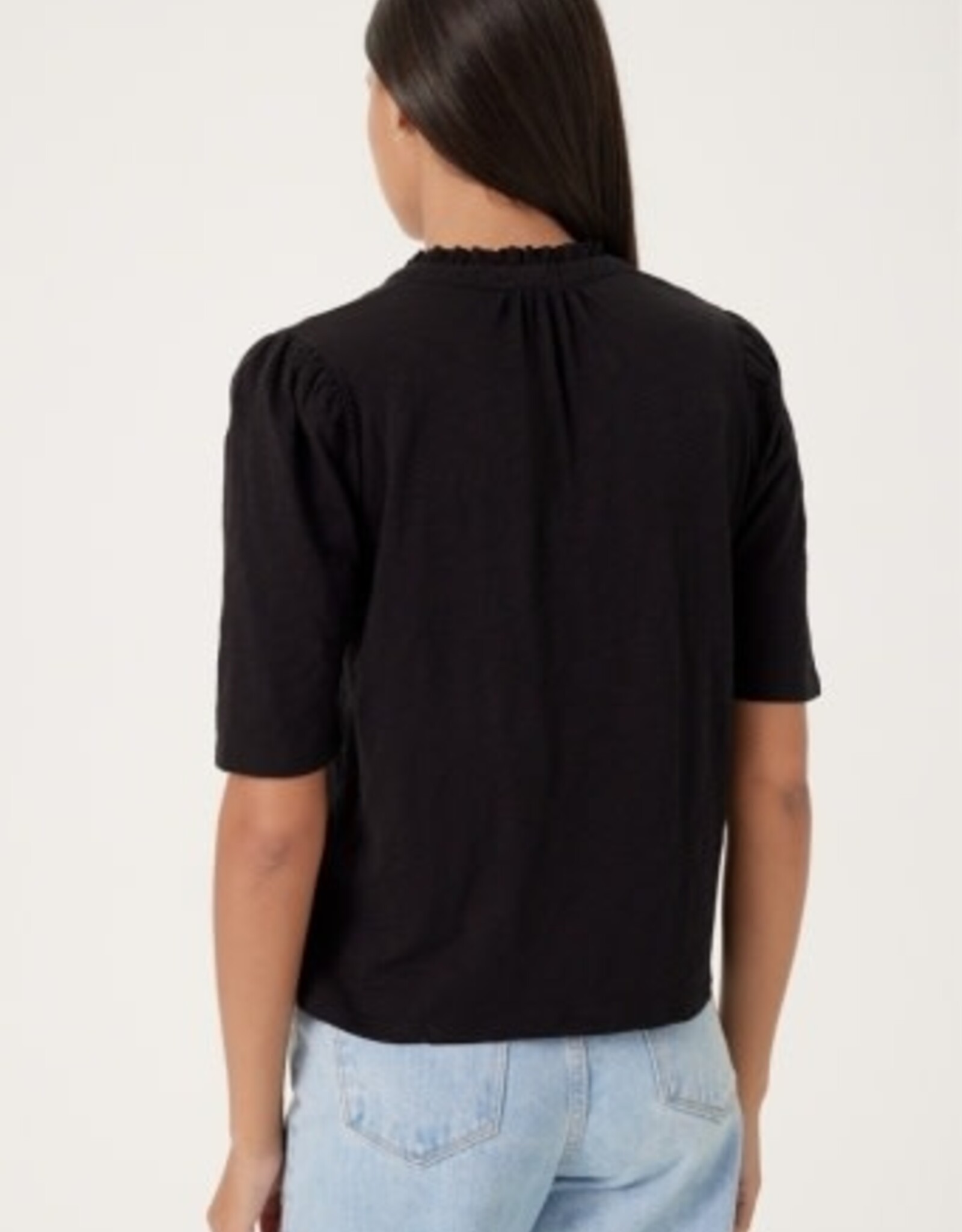 Goldie tees RUFFLE NECK HALF SLV TOP