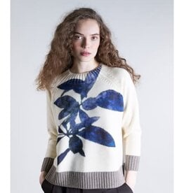 PSOPHIA Flower Front Sweater