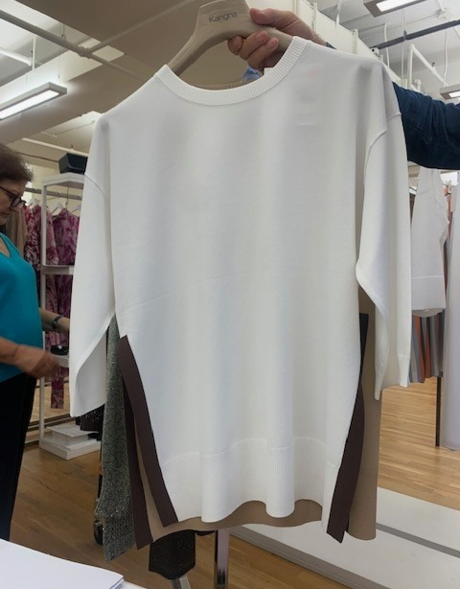 3942/01 15 Knit  Color Block Top