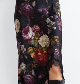GO by GO SILK Go Lacey Le Skirt Printed