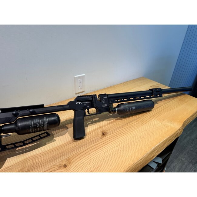 FX Airguns Pre-Owned FX Panthera .22 Cal 700mm w/Double Bottle