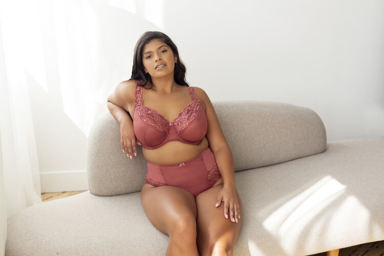 Fit Fully Yours Fit Fully Yours - Serena Lace B2761 - Basic