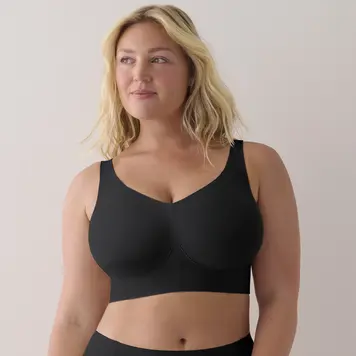 Evelyn & Bobbie Evelyn & Bobbie - The Busty Bra