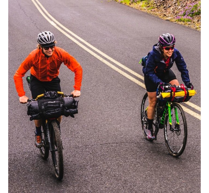 Blackburn Outpost Sac De Guidon Impermeable Pour Velo Mathieu Performance Boutique De Velo A Quebec
