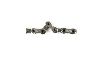 VBK Chaîne De Vélo 9 Vitesses – Acier Électroplaqué Argenté, Anti-Rouille, Maillons Renforcés, Double X, Compatible Route VTT