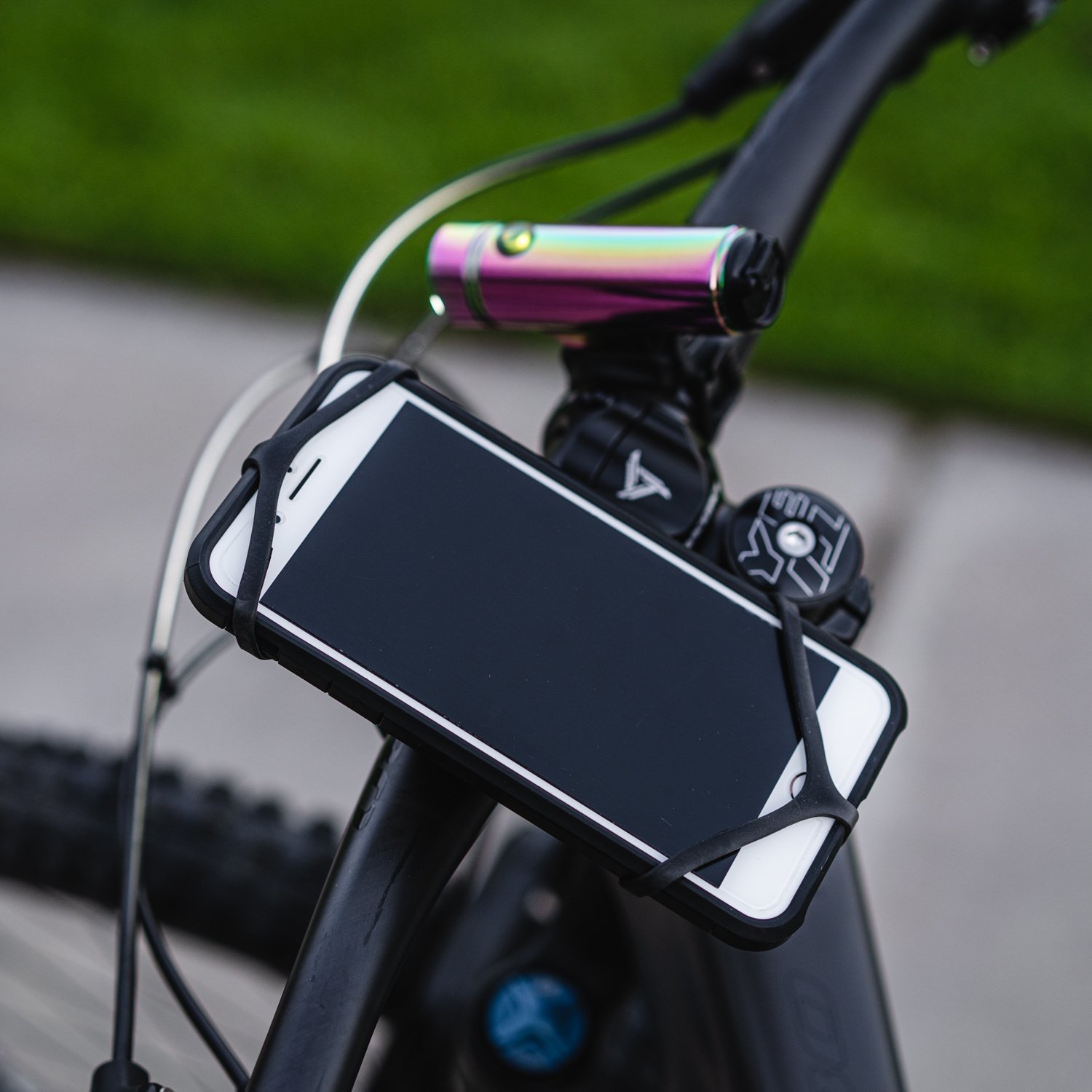 LEZYNE Smart Grip - Support cellulaire sur guidon de vélo - Mathieu