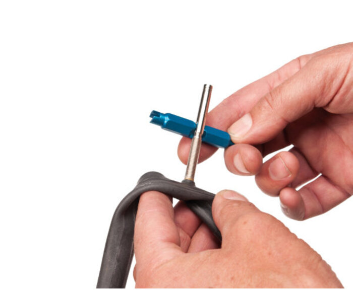 Dévisse-valve de vélo