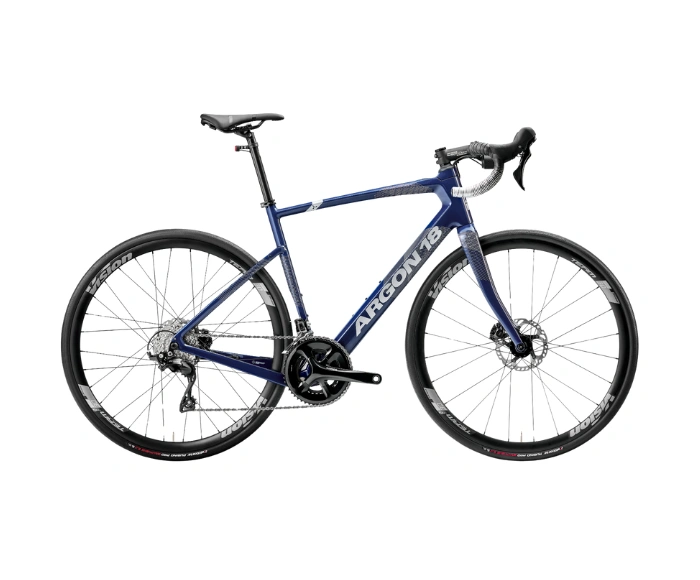Vélo de route électrique Argon 18 Subito bleu foncé avec roues Vision carbone, vu de profil sur fond blanc.