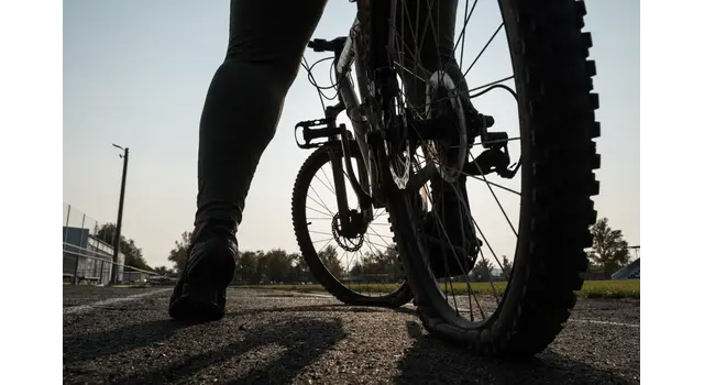 Pourquoi mon vélo me semble lourd à pédaler ?