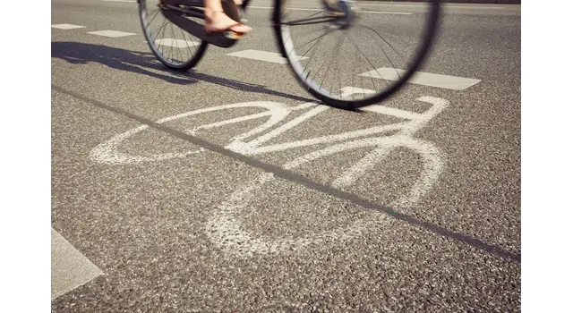 Pourquoi mon vélo vibre sur la route ?