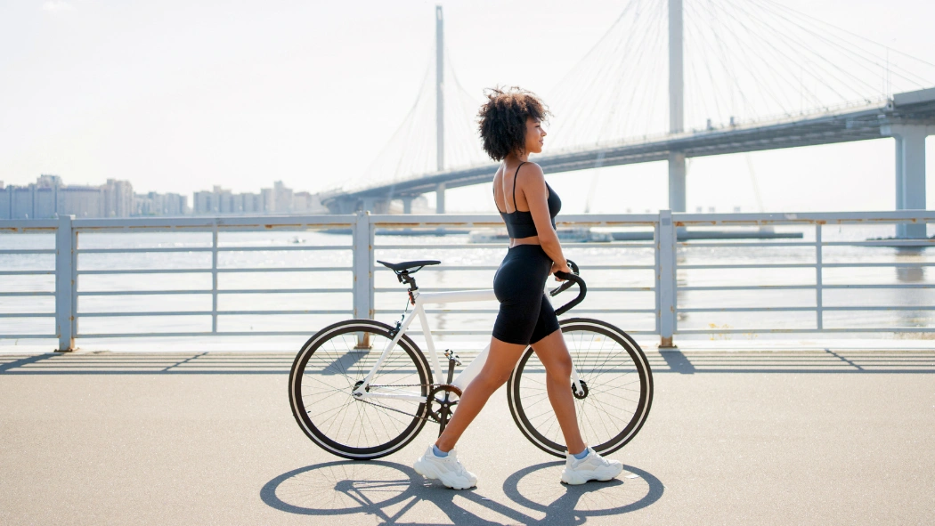 Vélo ou marche : le meilleur entraînement