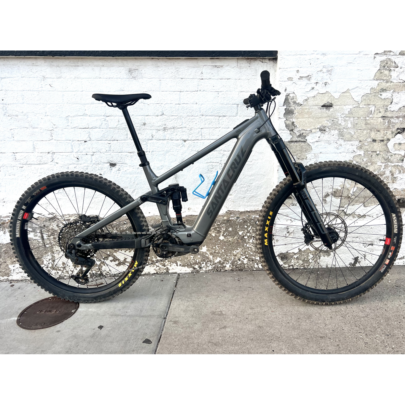 Santa Cruz Bicycles (Used) - Santa Cruz Vala LG, MX" - Silver