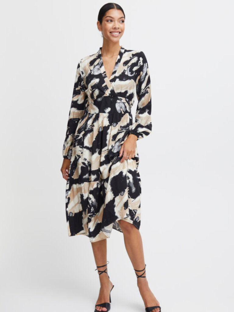 B. Young Black Cream Mix Midi