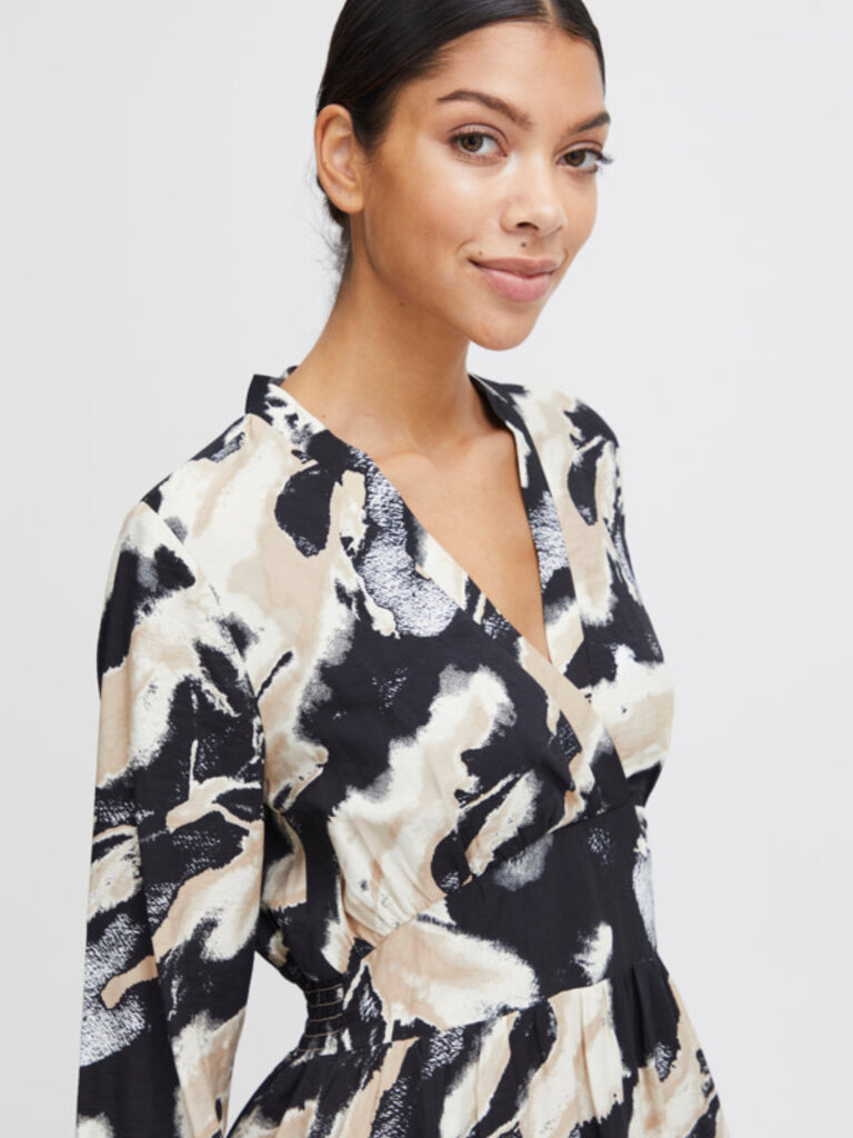 B. Young Black Cream Mix Midi