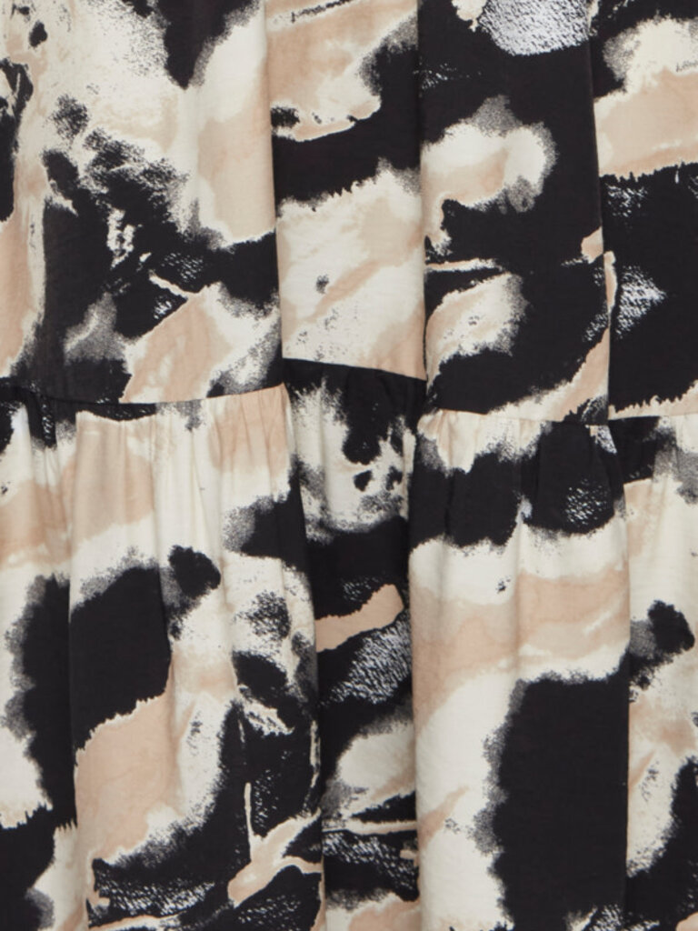 B. Young Black Cream Mix Midi