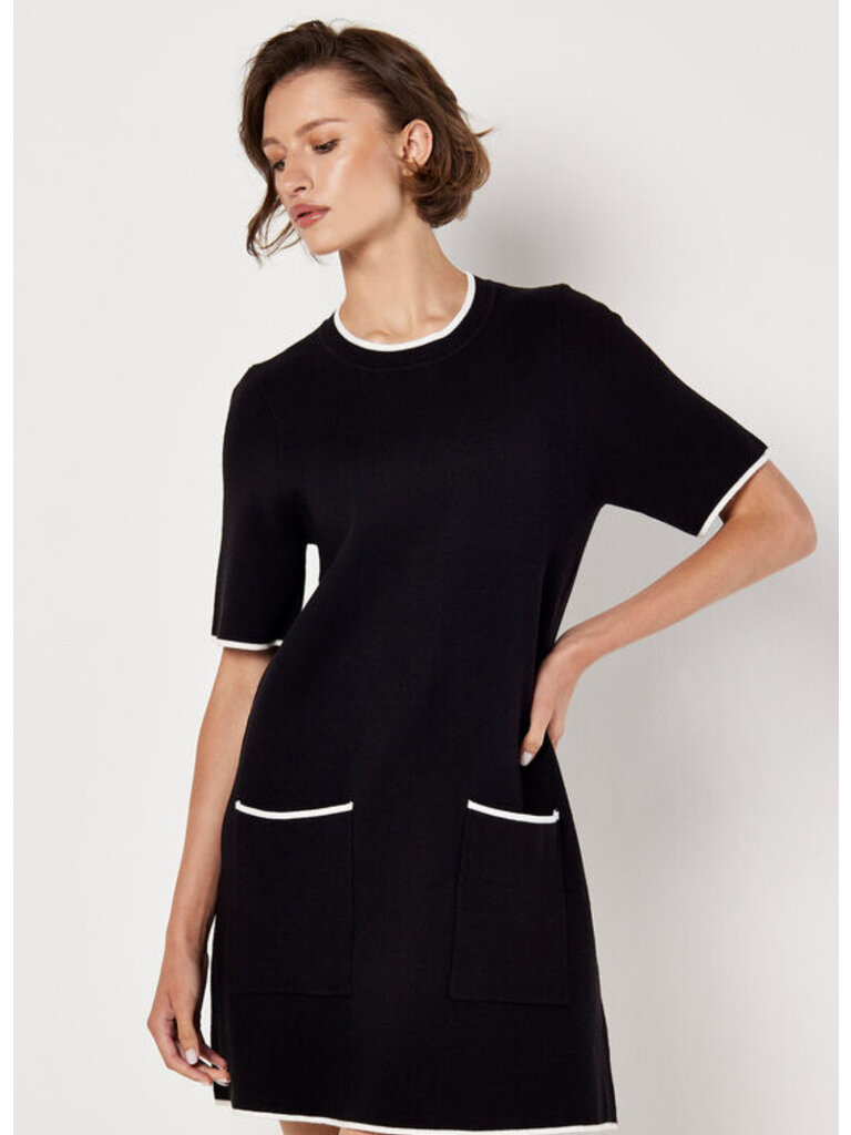 Apricot Black & White Contrast Mini