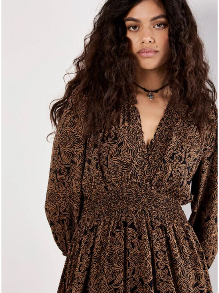 Apricot Paisley Brown Mini