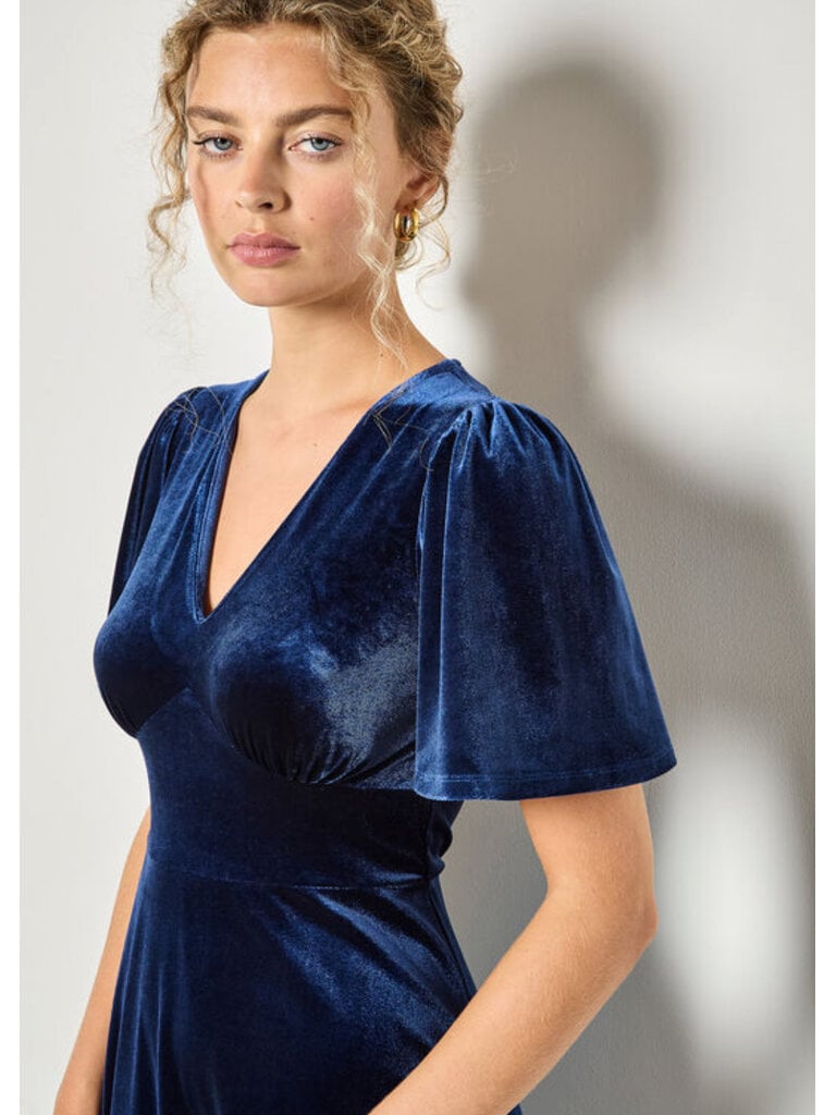 Apricot Velvet Blue Mini