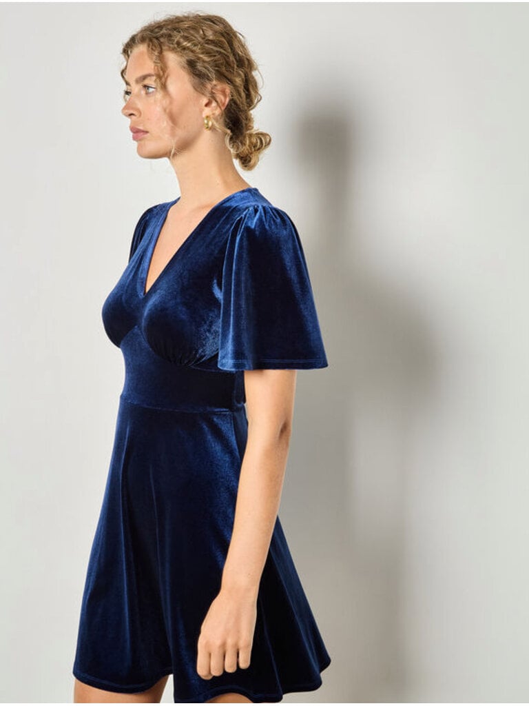 Apricot Velvet Blue Mini