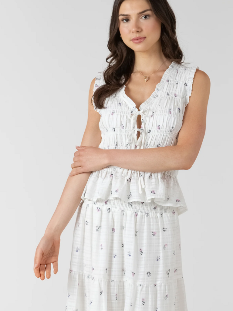 Dex Crisp White Floral Top