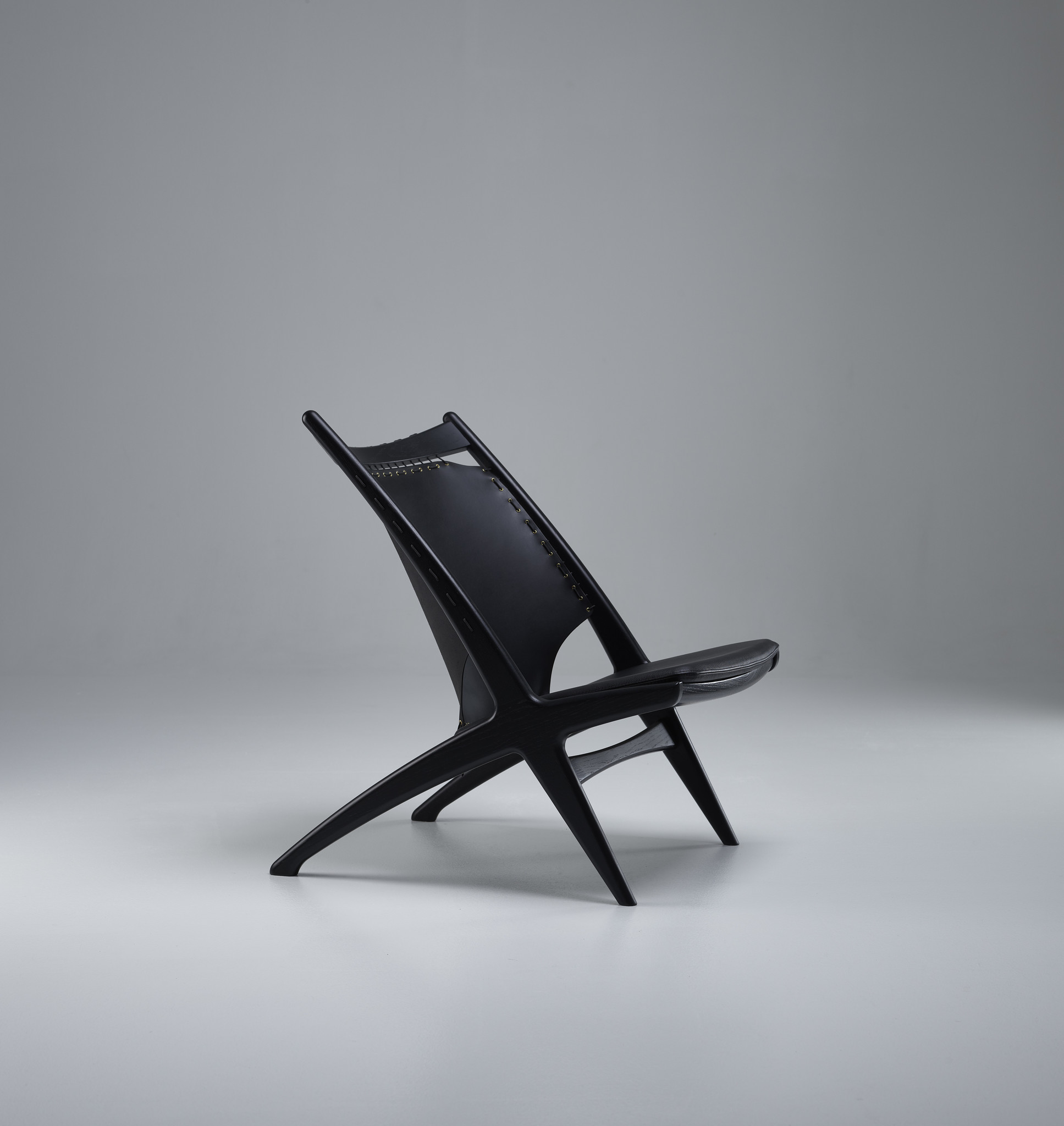 Eikund Krysset Lounge Chair - Prevalent Projects