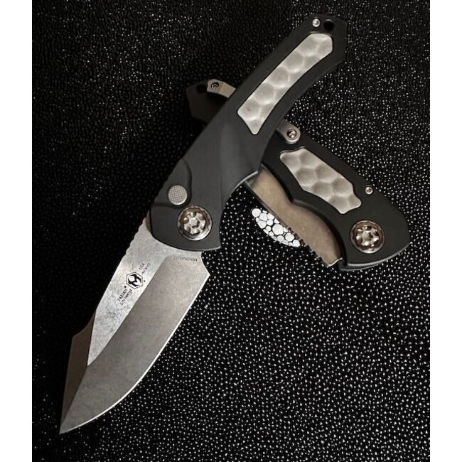 Heretic Knives Pariah Auto Battleworn Black Standard Edge