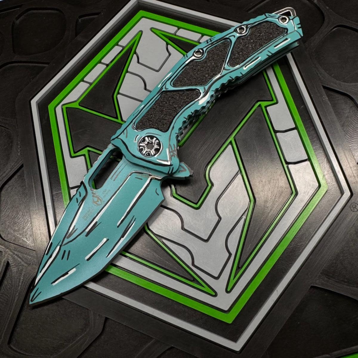 Medusa Manual Cel Shade Knife Limited Edition The Gun Shoppe of Sarasota