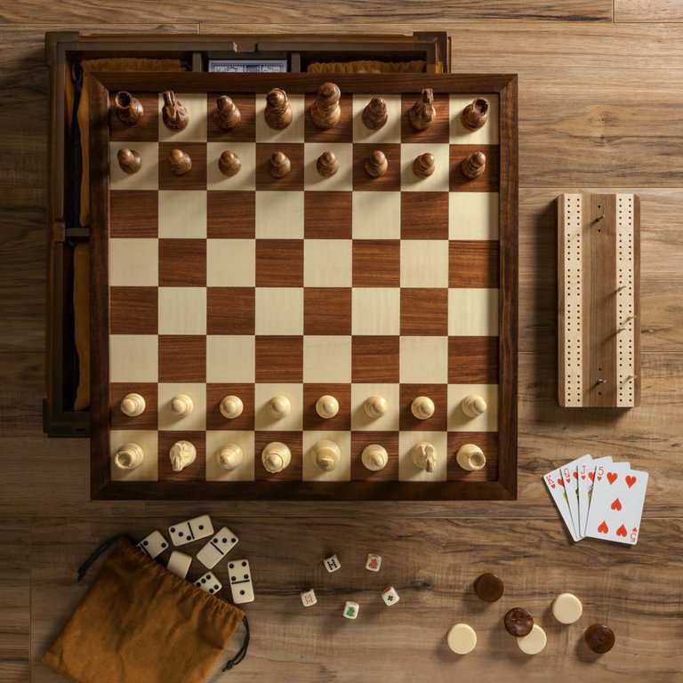 Chess - 7 in 1 set Heirloom Edition (Anglais)