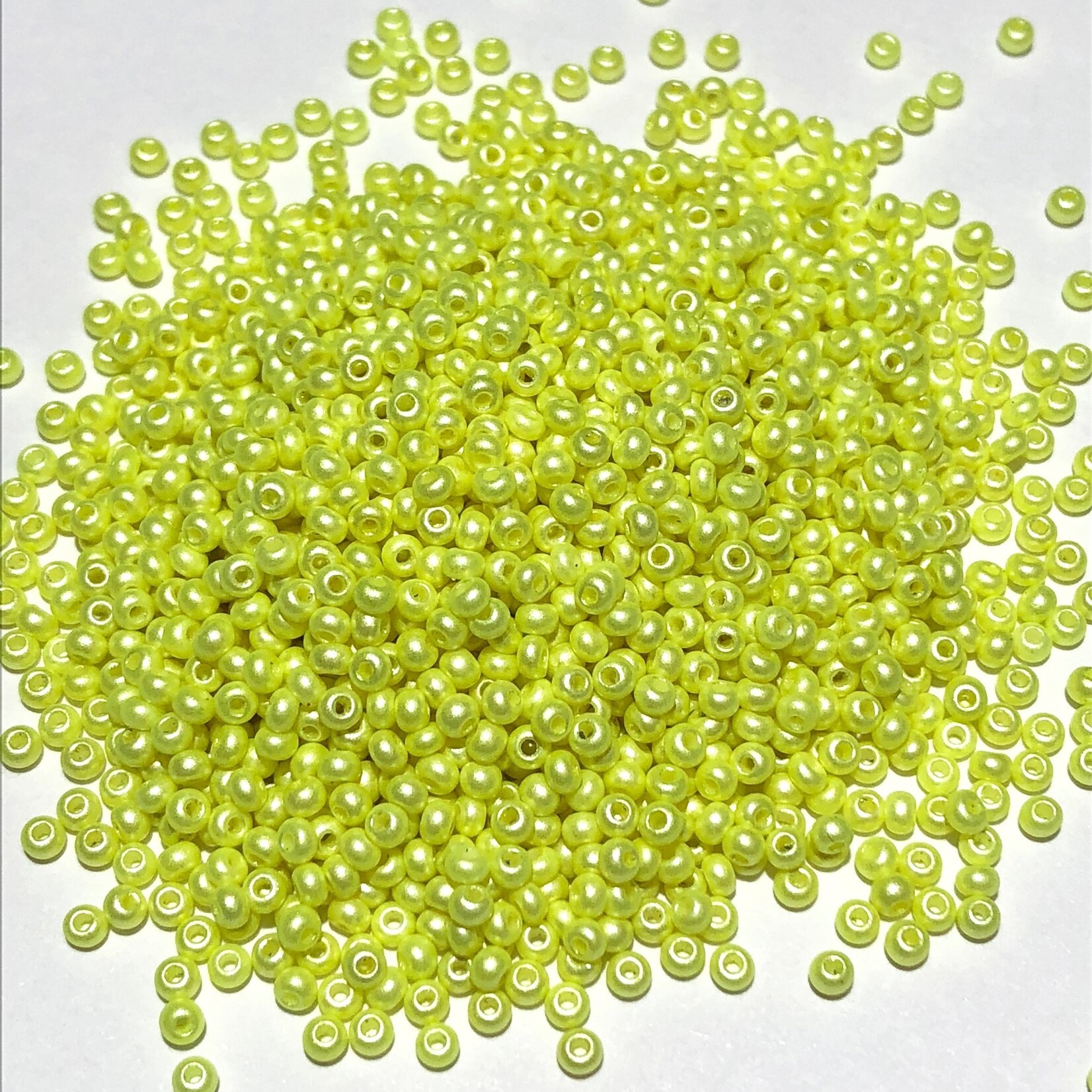 PRECIOSA 10-0 Seed Beads Shiny Yellow 22.5g
