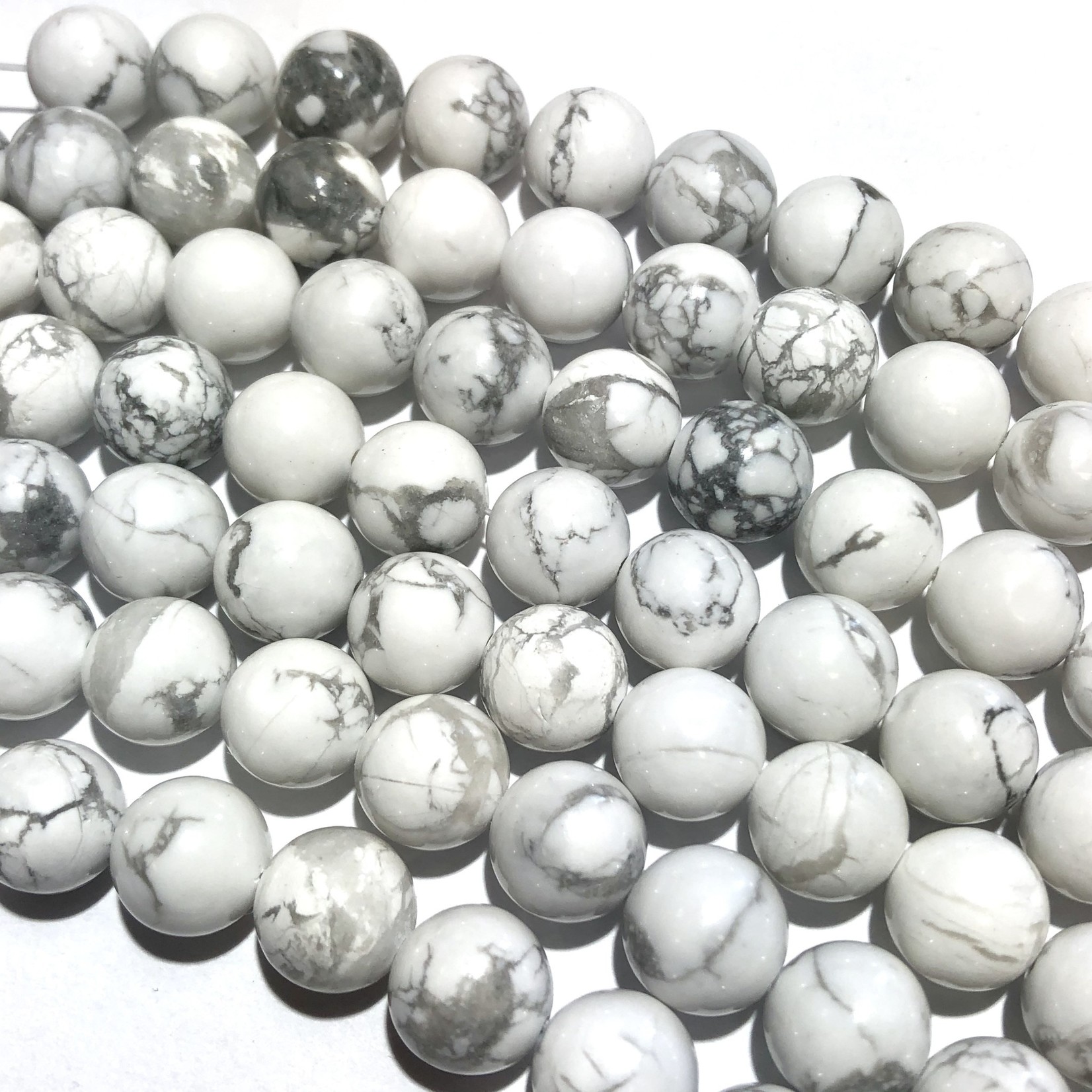 HOWLITE White Natural 10mm Round